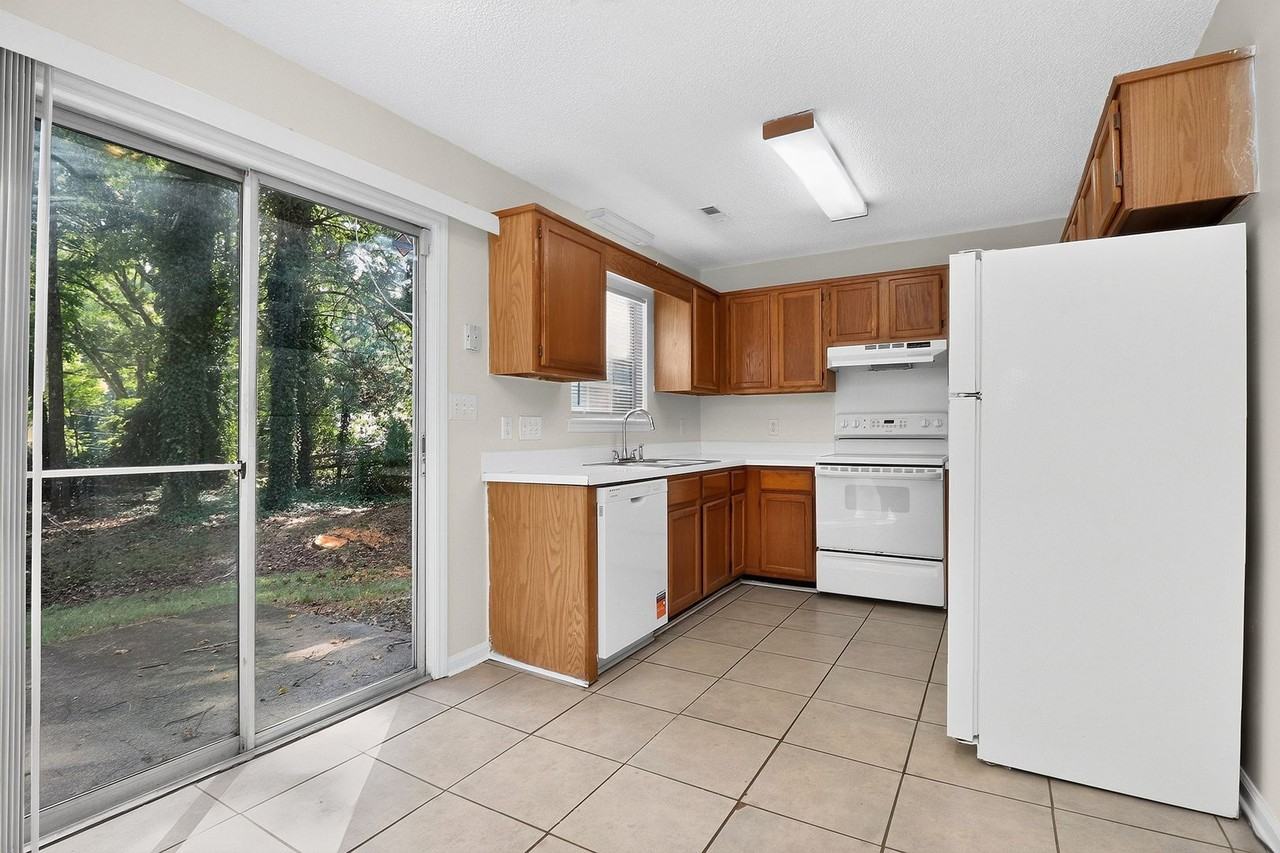 7116 Markway Dr - Photo 5 of 19