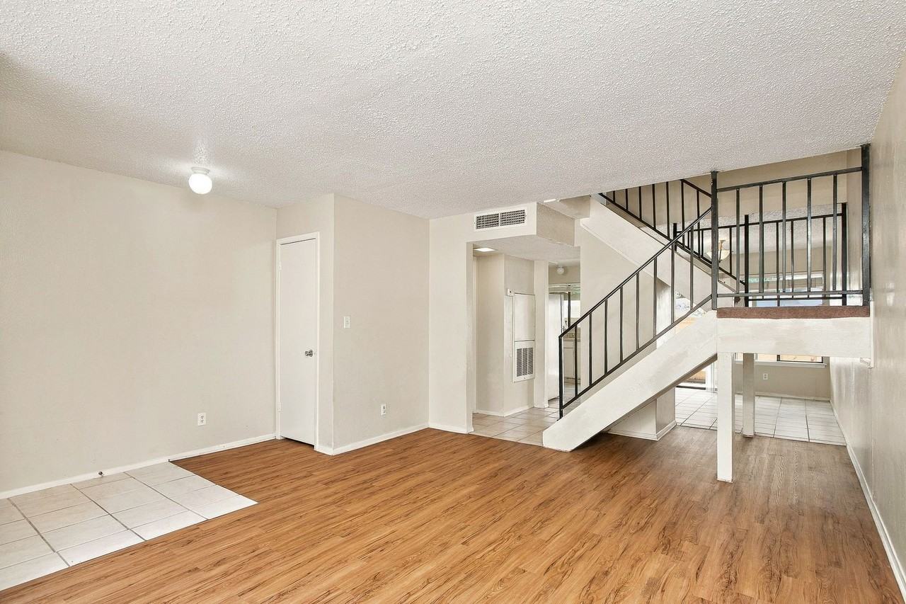 902 Park Village Cv - Photo 4 of 17