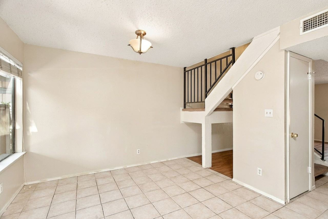 902 Park Village Cv - Photo 6 of 17