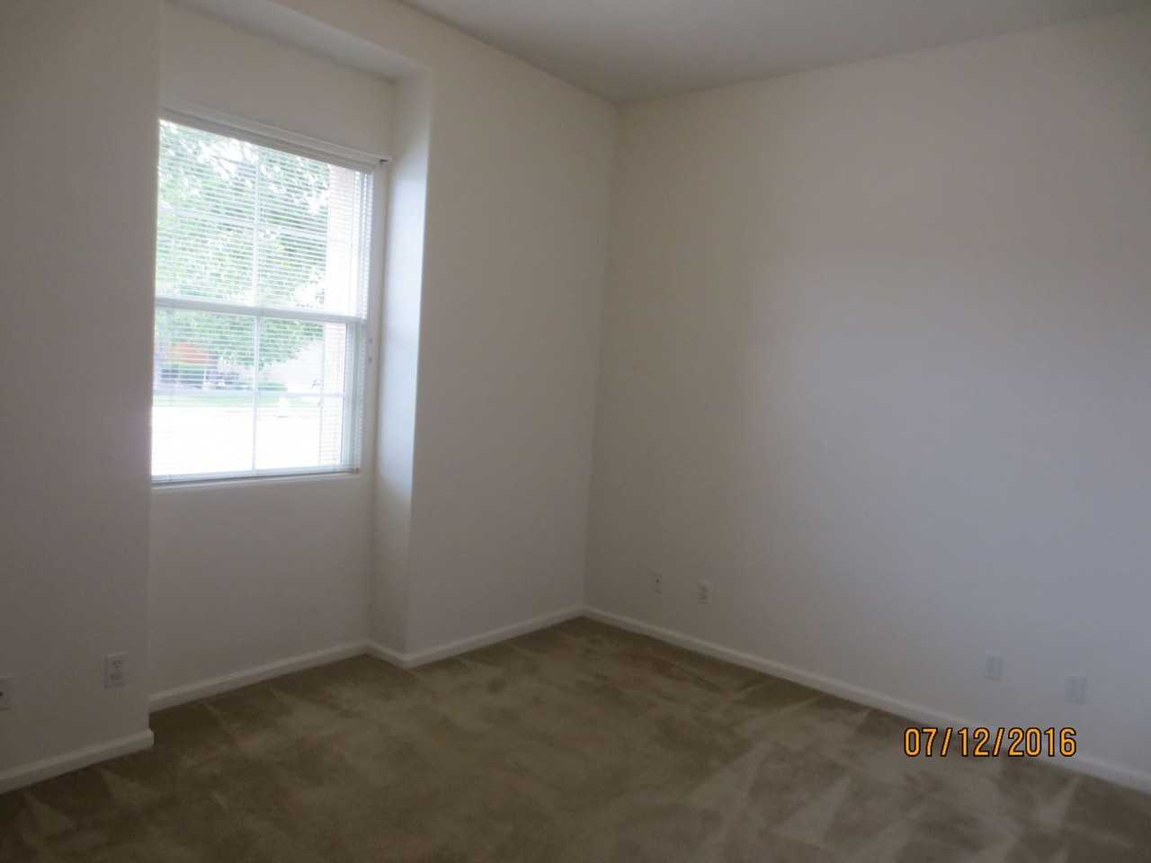 2407 Elliott St - Photo 7 of 15