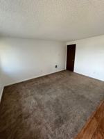 featured image of 557 E Broad Ave