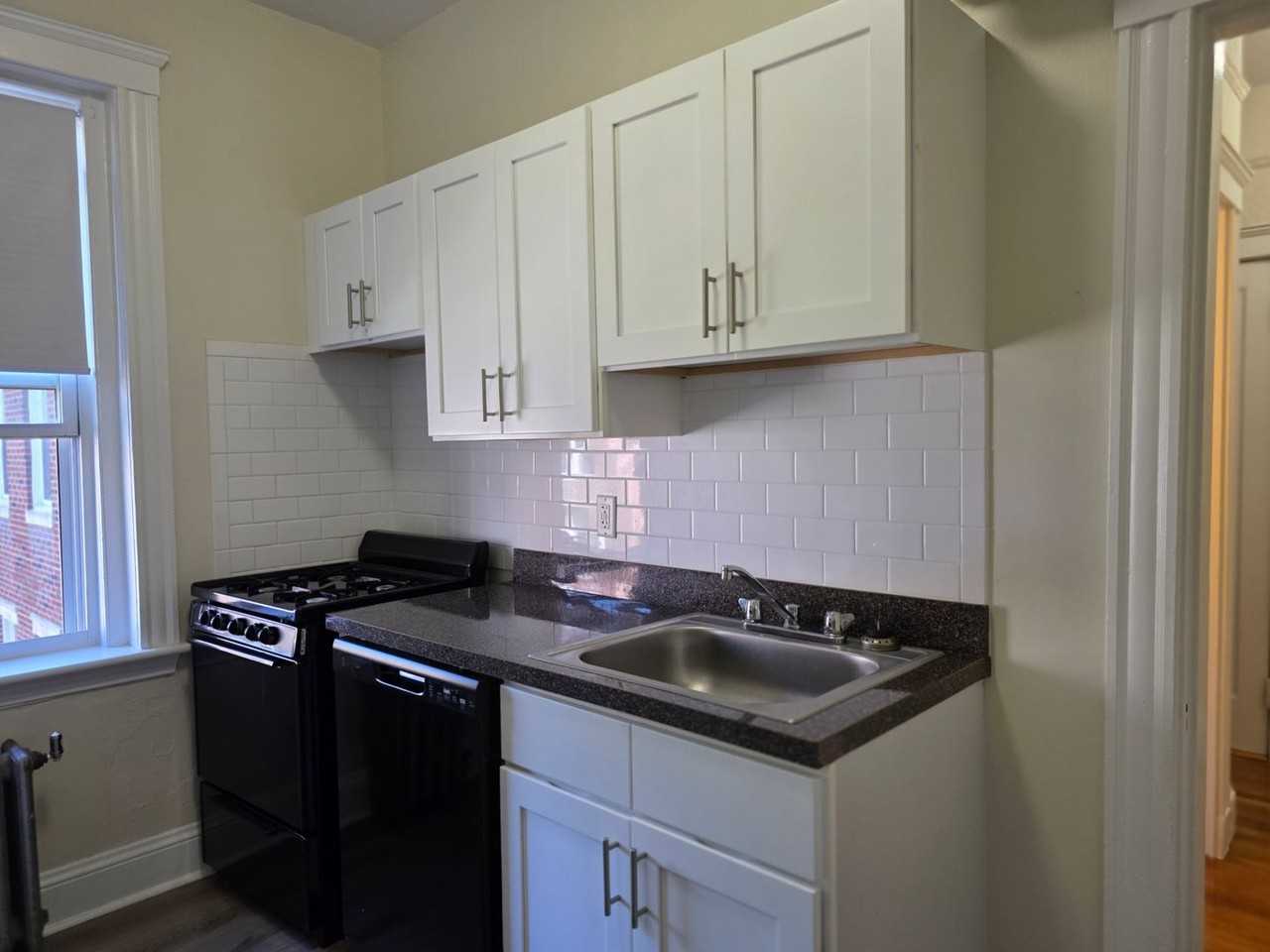 62 Chiswick Rd - Photo 4 of 30