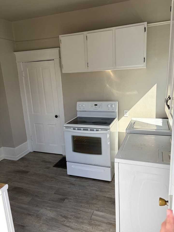 418 S 4th St - Photo 2 of 15