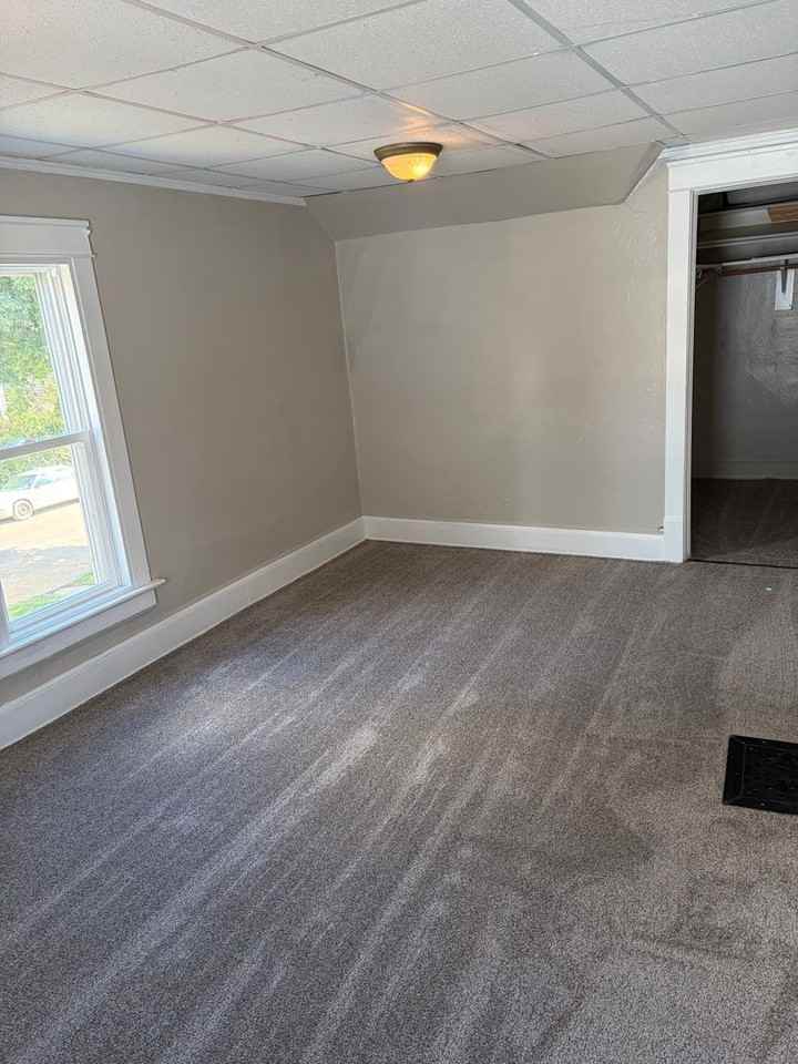 418 S 4th St - Photo 6 of 15