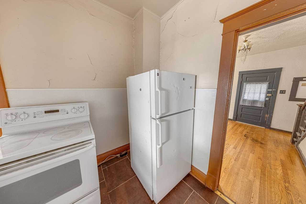 746 Colorado Ave - Photo 7 of 25