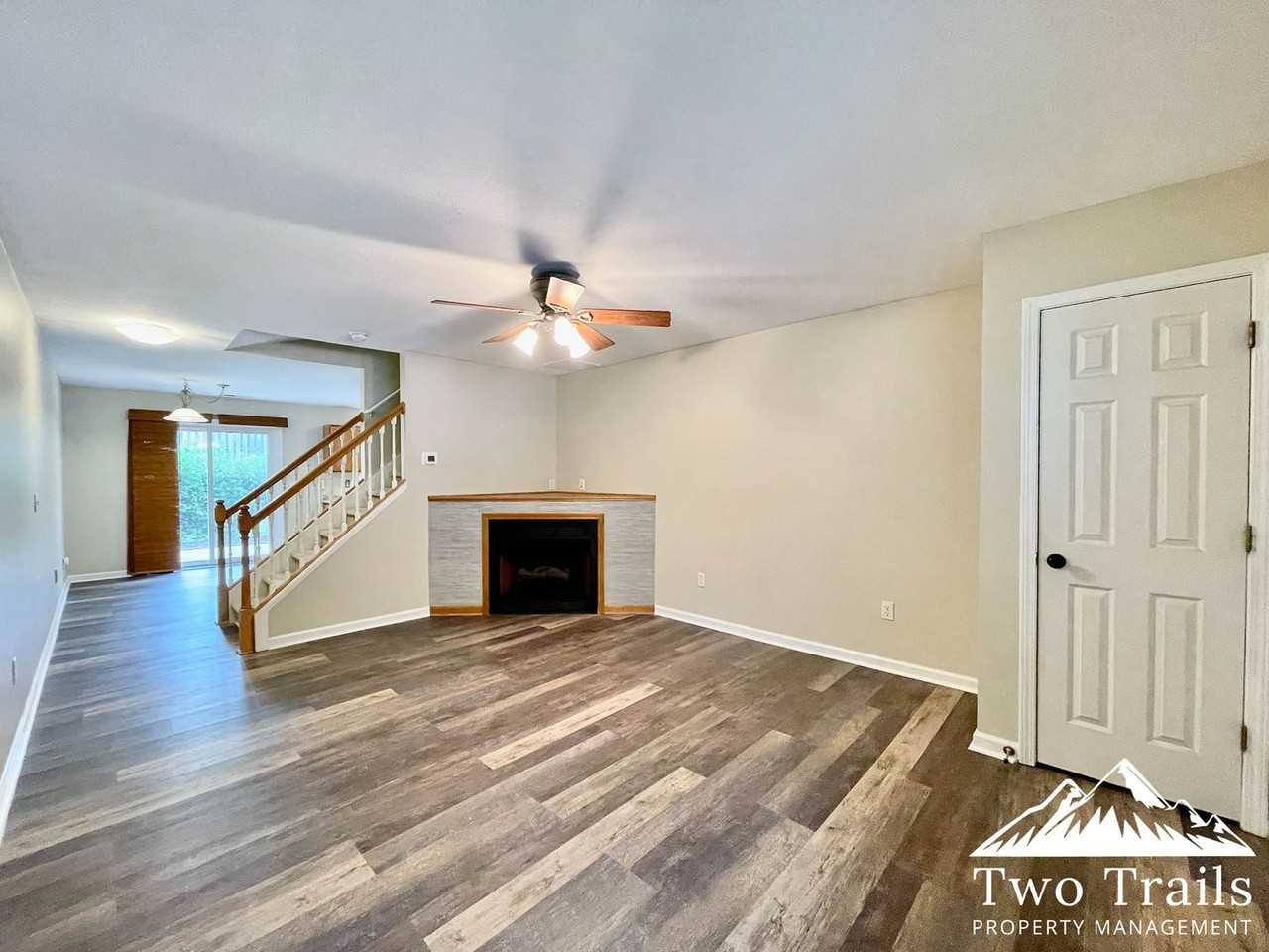 257 Wiltshire Cir - Photo 2 of 15