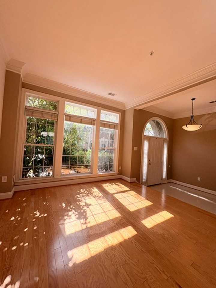 1115 Havencrest St - Photo 3 of 36