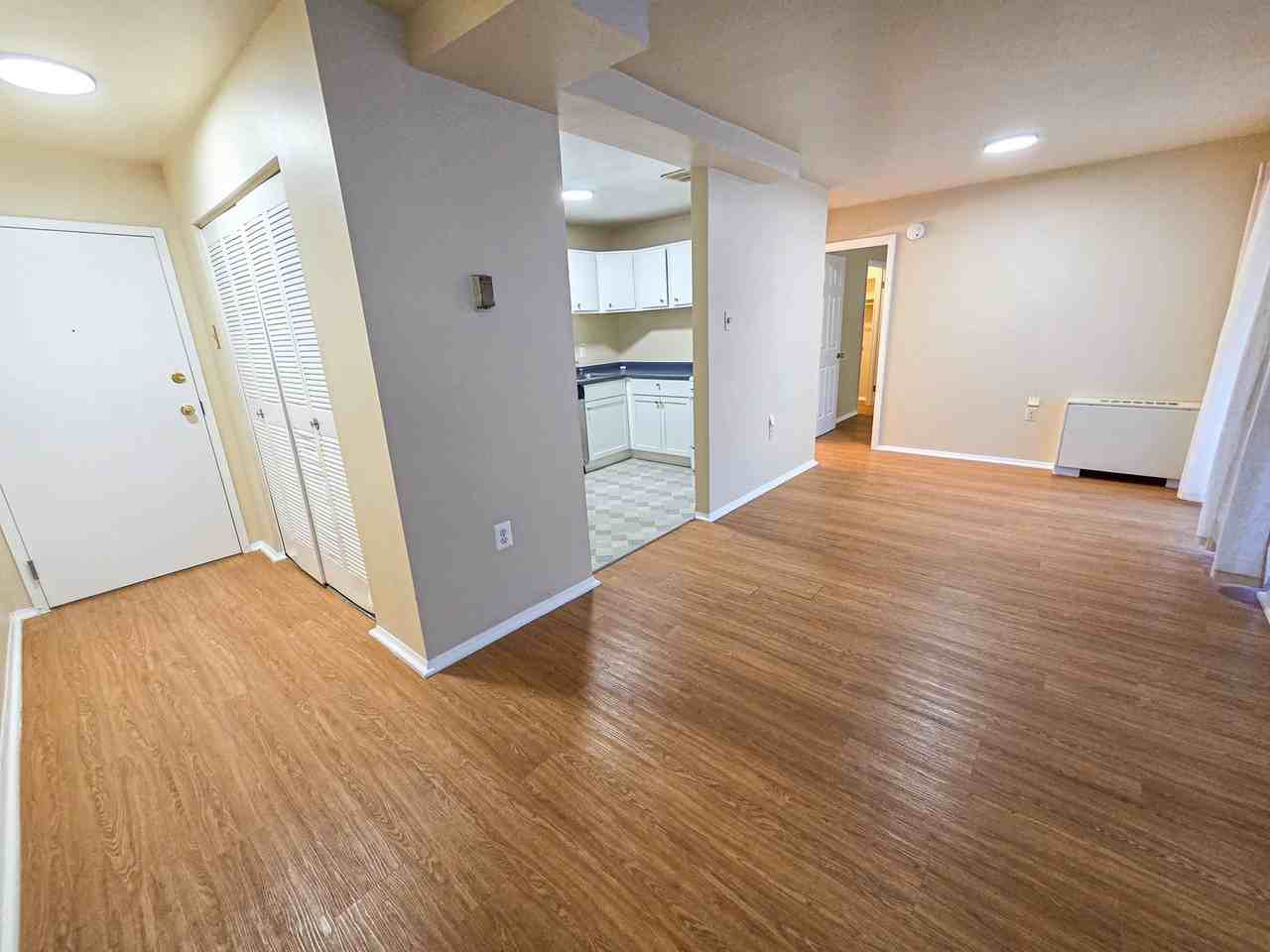 4555 Macarthur Blvd Nw - Photo 5 of 33