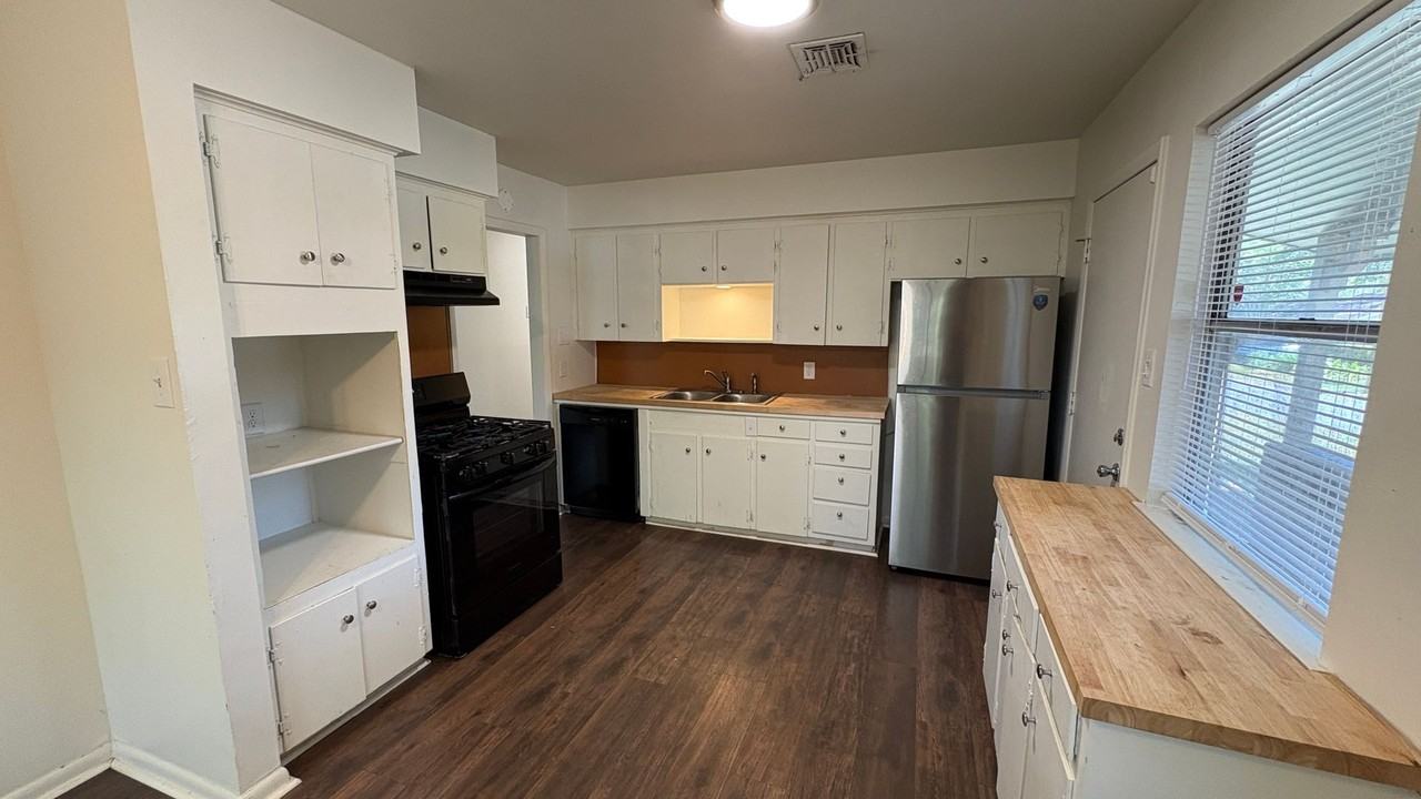 27 Meldia Dr - Photo 4 of 19