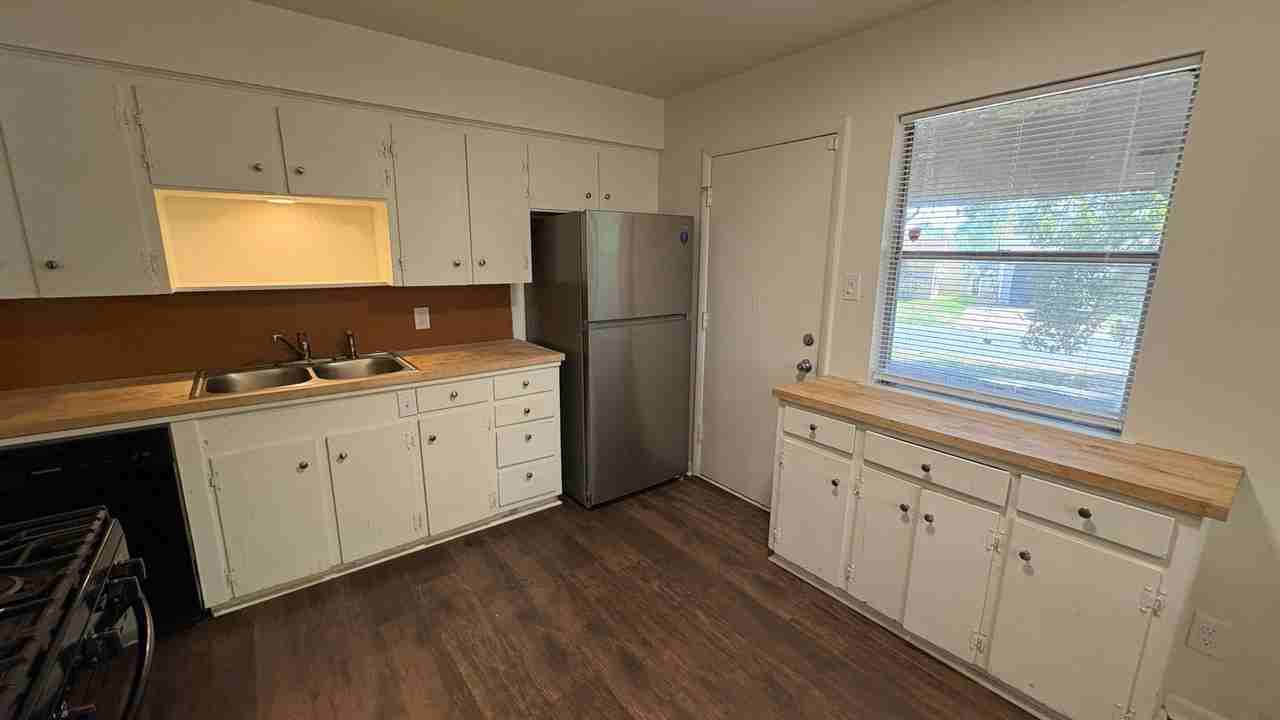 27 Meldia Dr - Photo 6 of 19