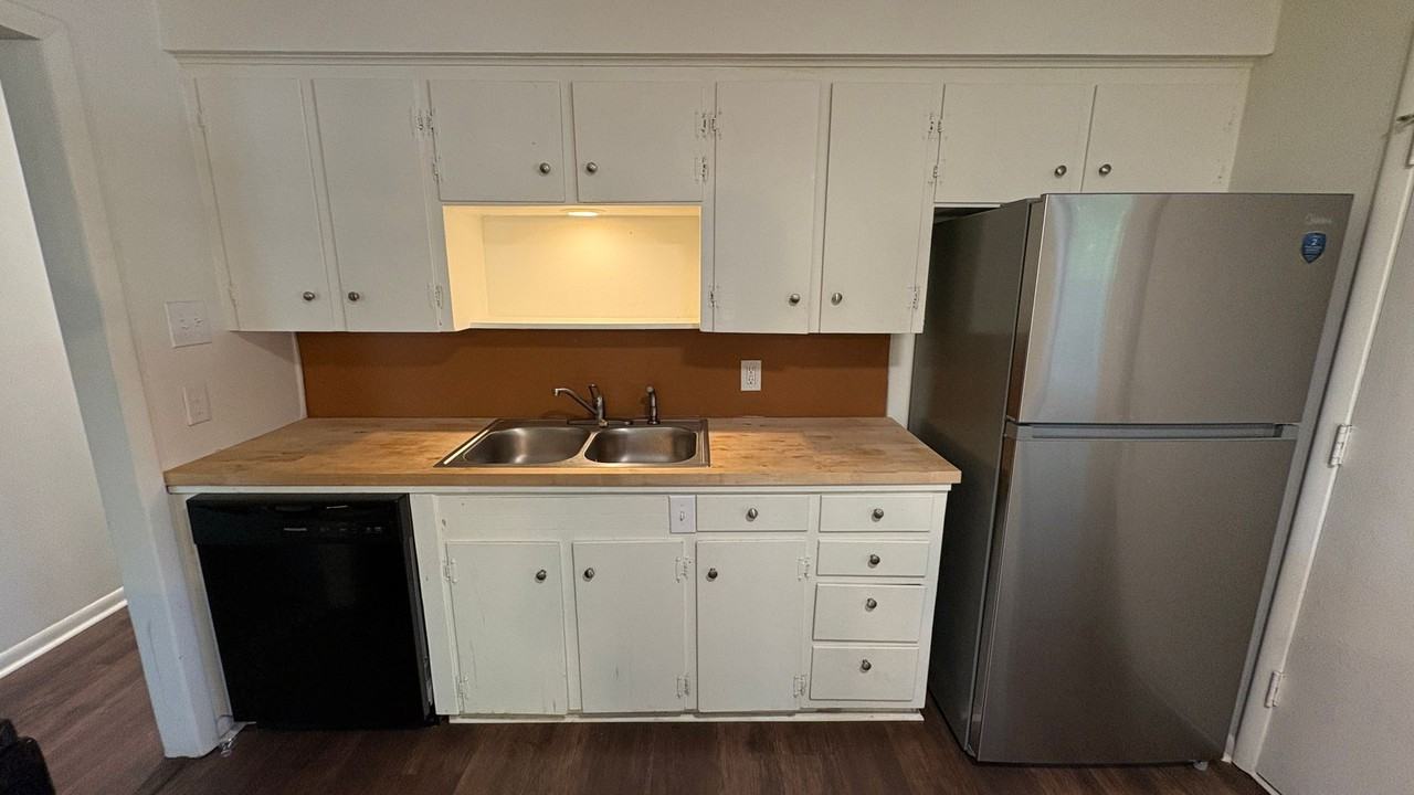 27 Meldia Dr - Photo 7 of 19