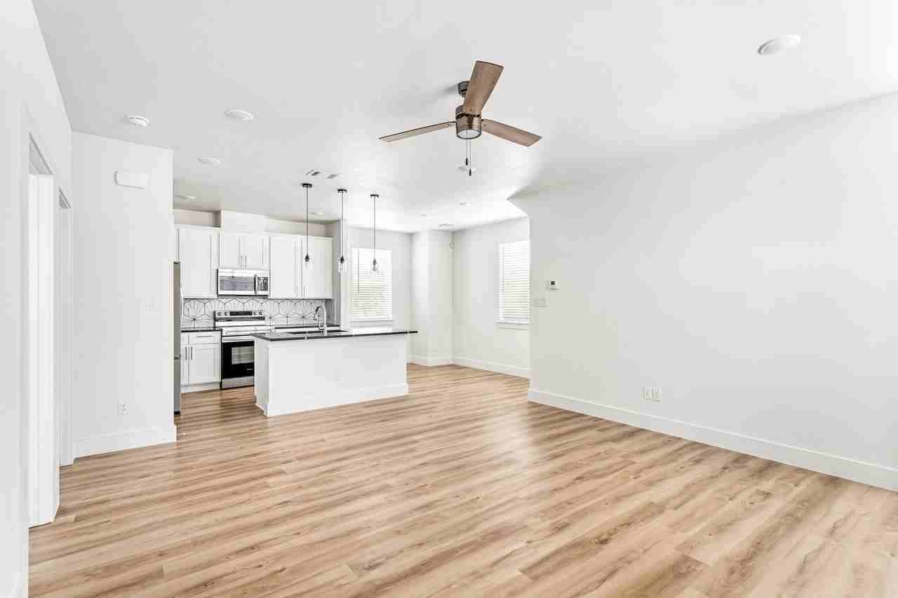 Benbrook 2505 - Unit 504 - Photo 5 of 25