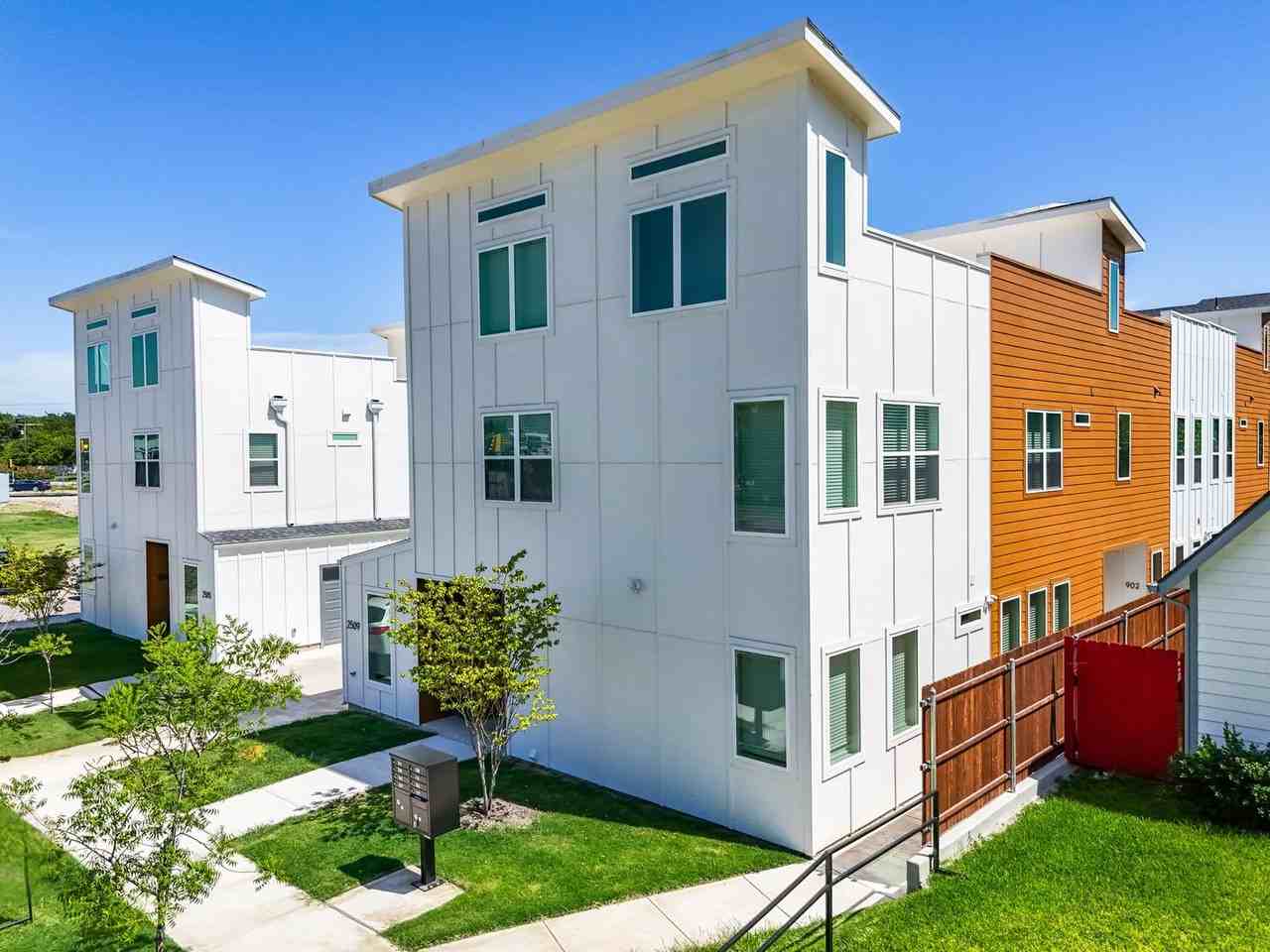 Benbrook 2509  - Unit 901 - Photo 2 of 25
