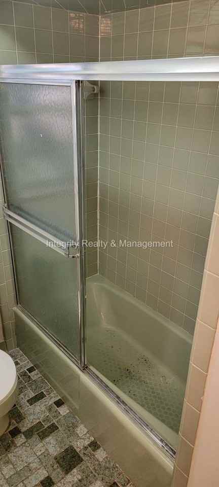 230 Foxridge Rd - Photo 6 of 20