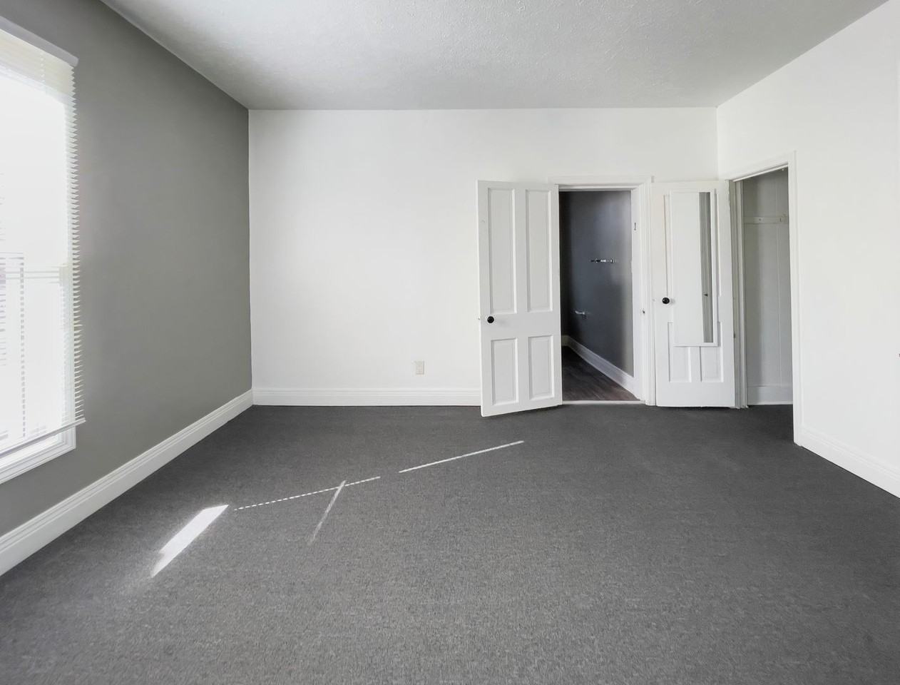 834 W North St - Photo 4 of 32