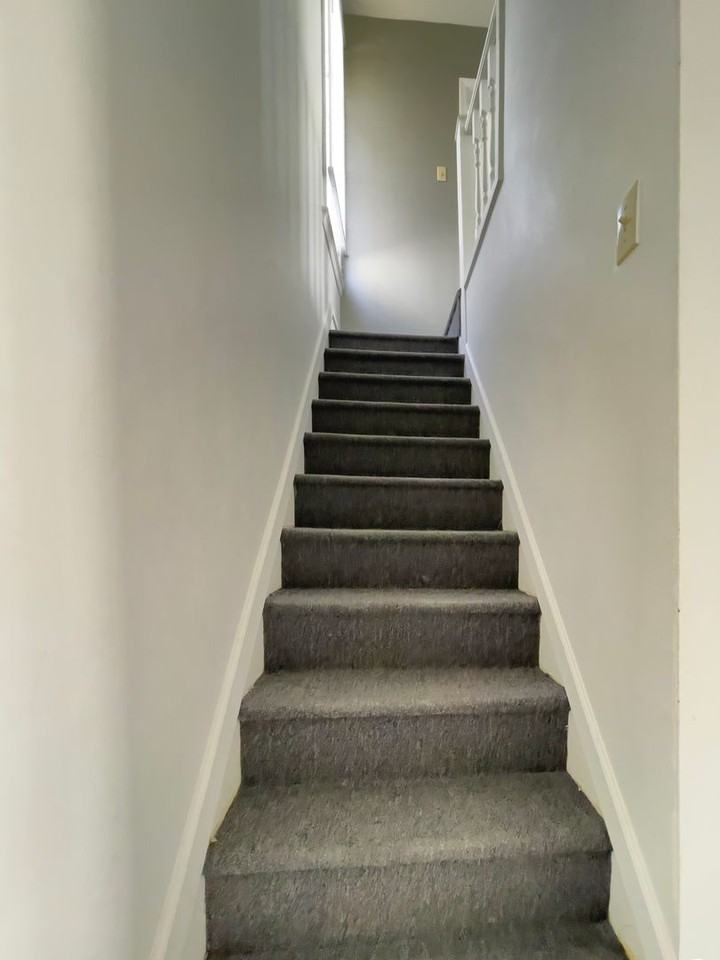 834 W North St - Photo 5 of 32