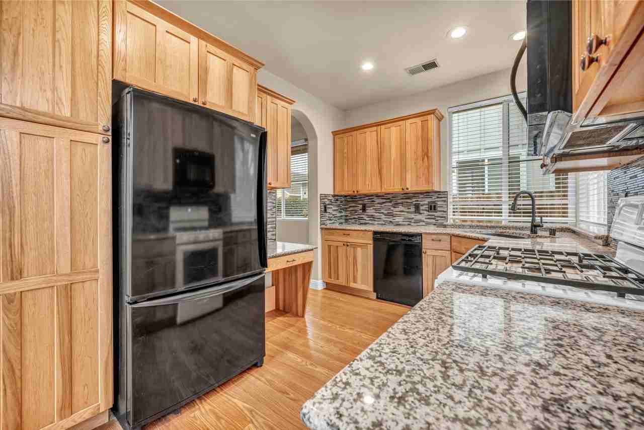 3526 Herons Cir - Photo 3 of 50