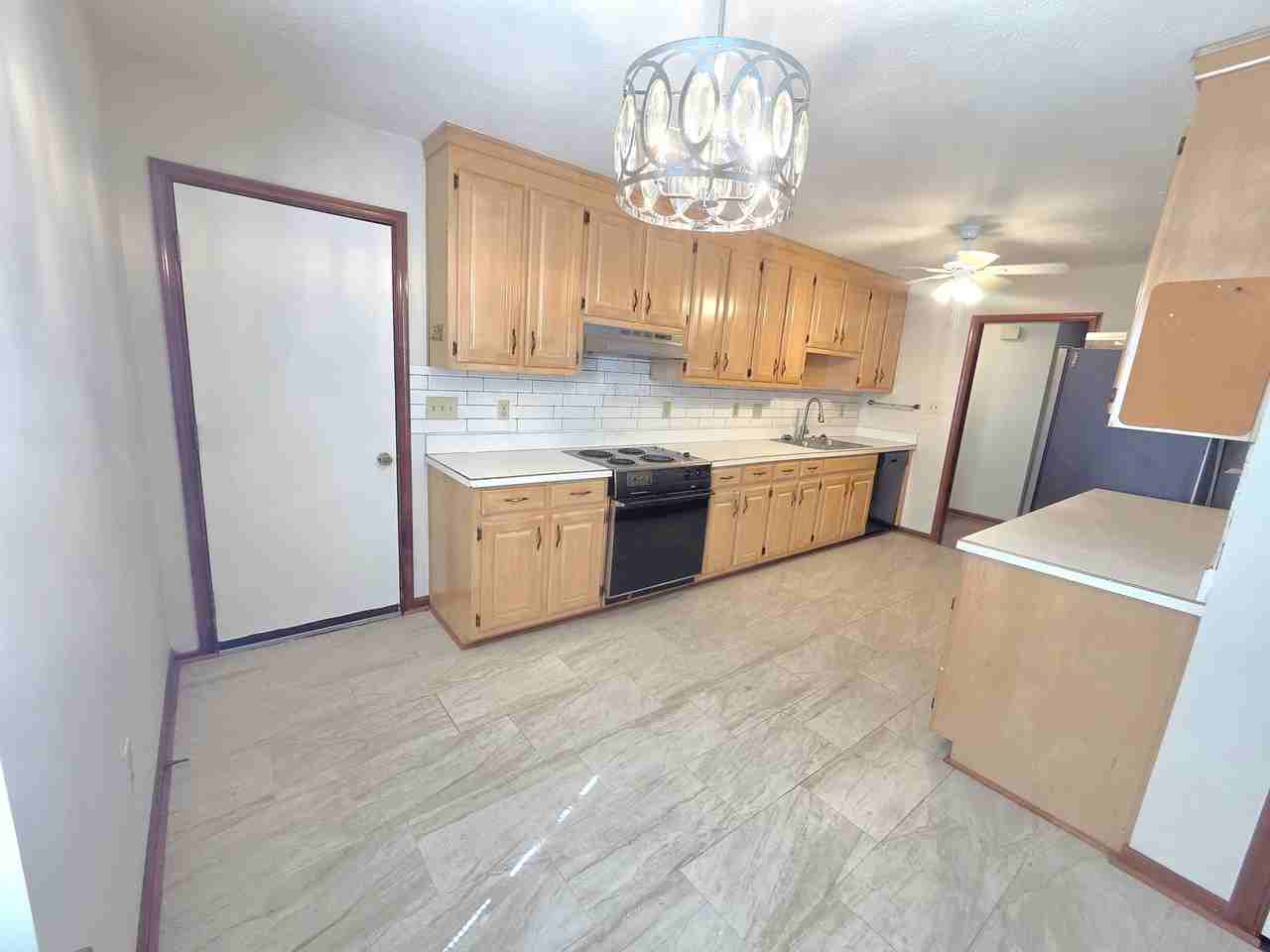 10 Great Lakes Dr - Photo 4 of 17