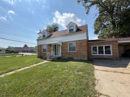 featured image of 2401 Rugby Rd