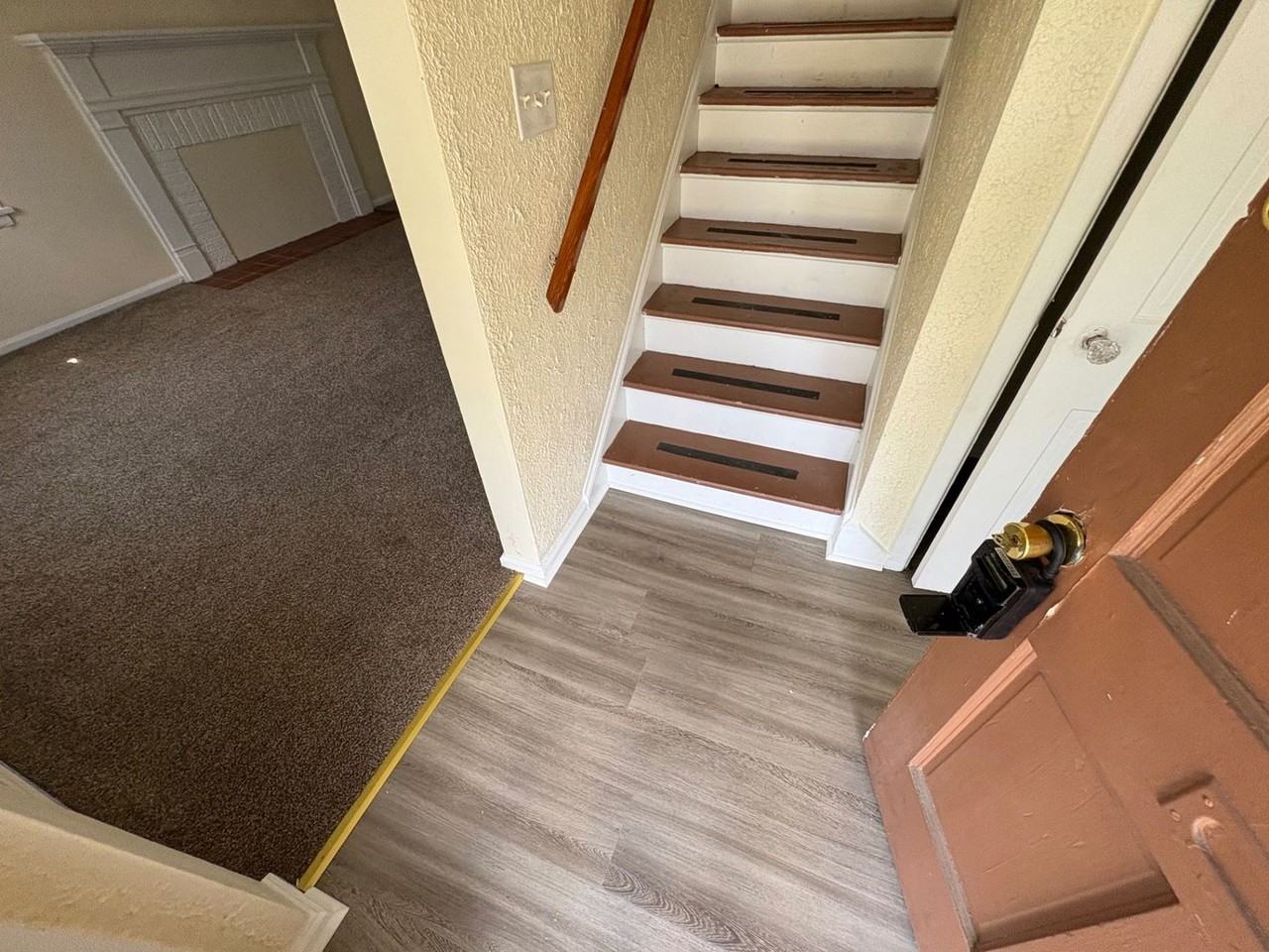 2401 Rugby Rd - Photo 2 of 26
