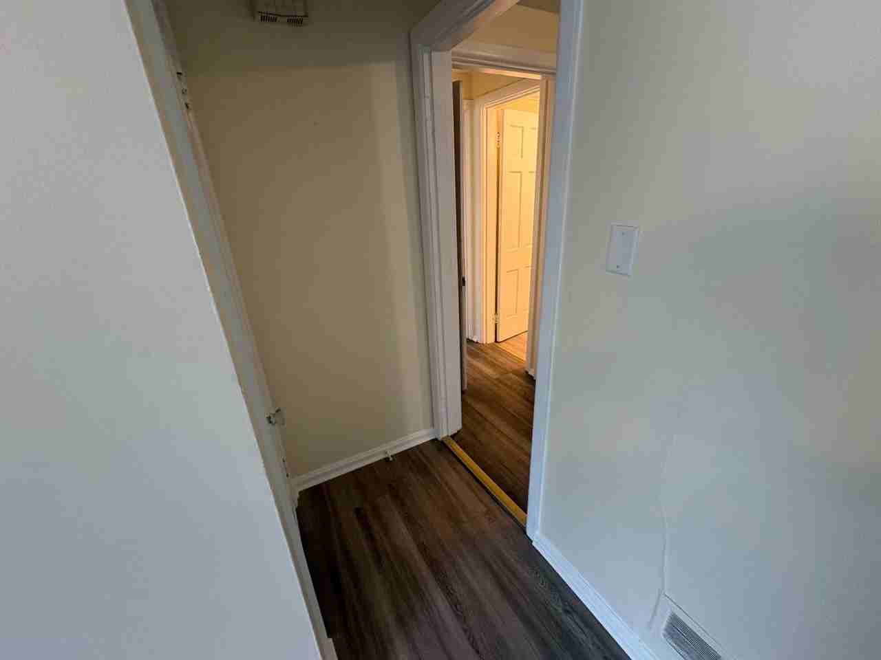2401 Rugby Rd - Photo 6 of 26