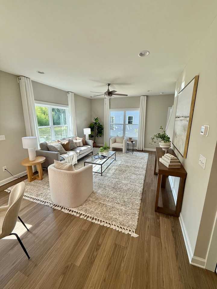 8012 Joy Crossing Ln - Photo 6 of 17