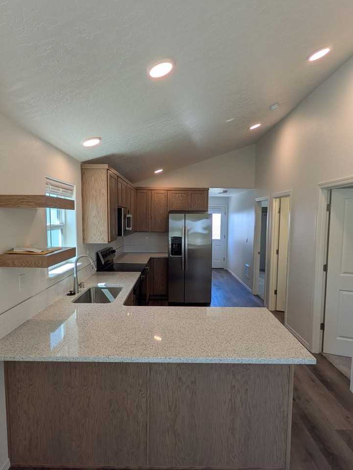 3692 S Penn St - Photo 3 of 9