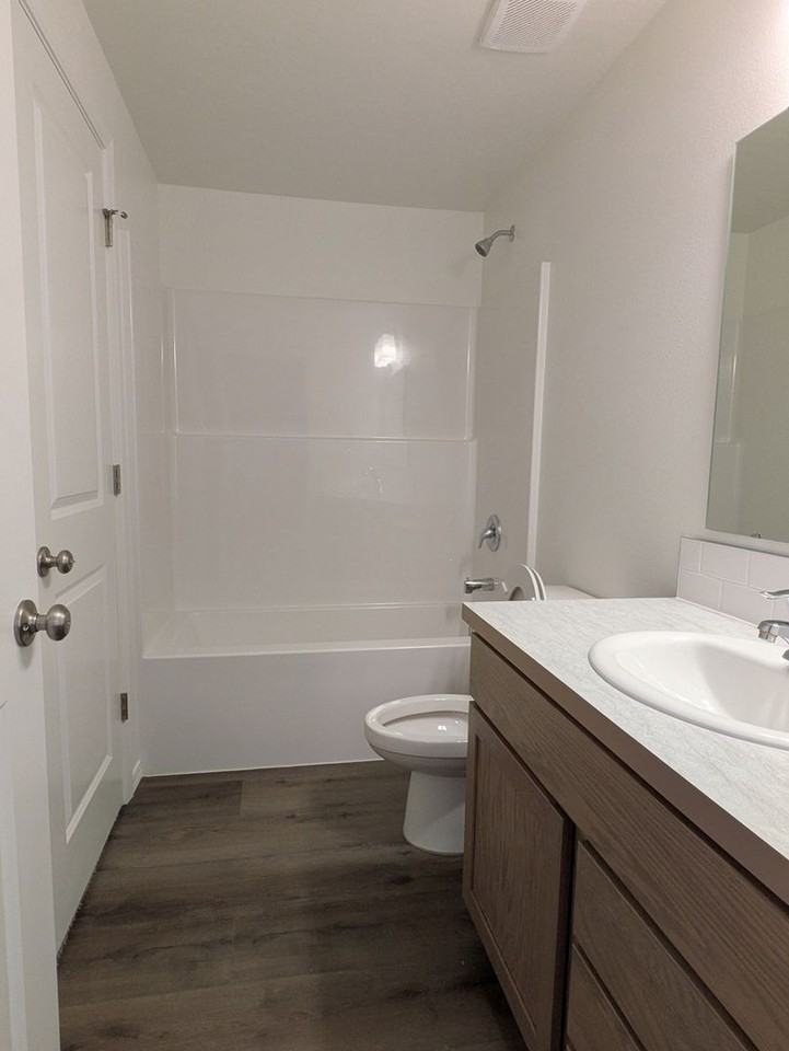 3692 S Penn St - Photo 4 of 9