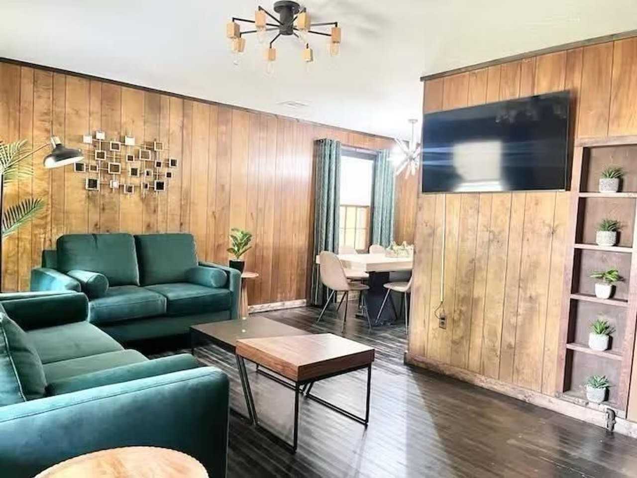2205 Nw Crosby Ave - Photo 3 of 8