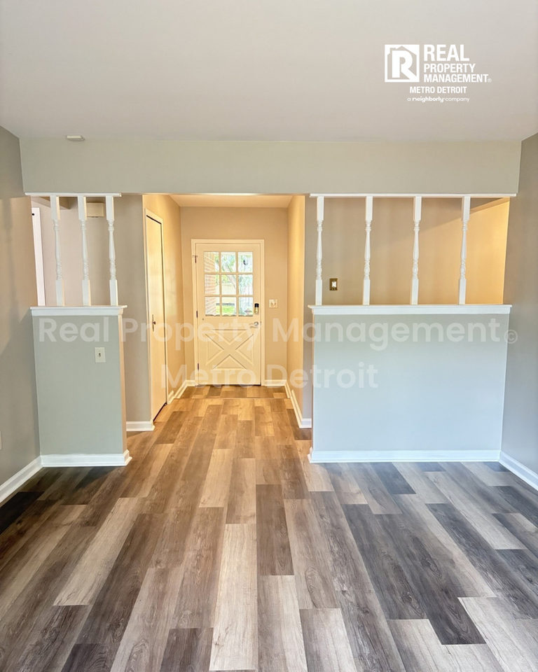 2651 Arrowhead Dr - Photo 2 of 16