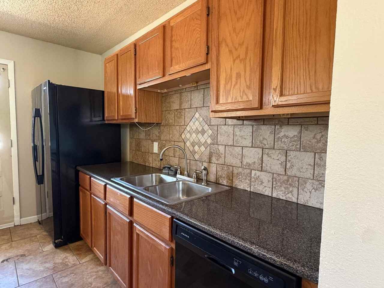 5305 Nw Ash Ave - Photo 2 of 22