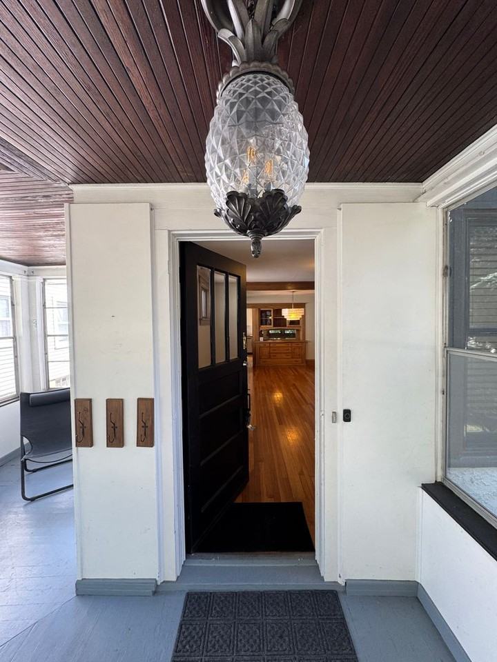 2096 Randolph Ave - Photo 2 of 40
