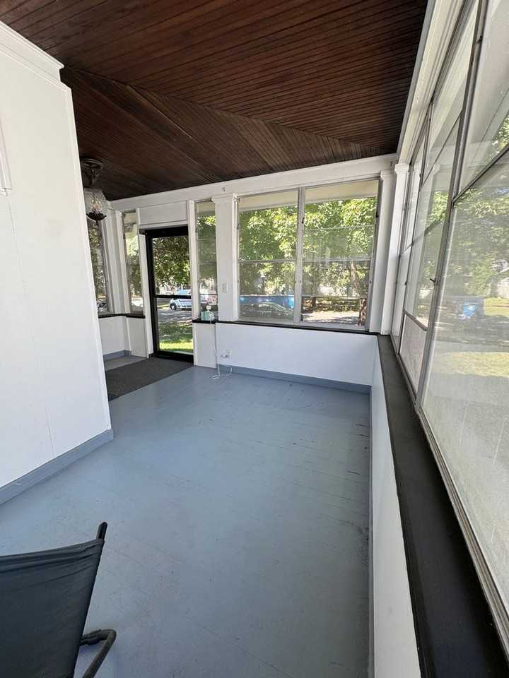 2096 Randolph Ave - Photo 3 of 40