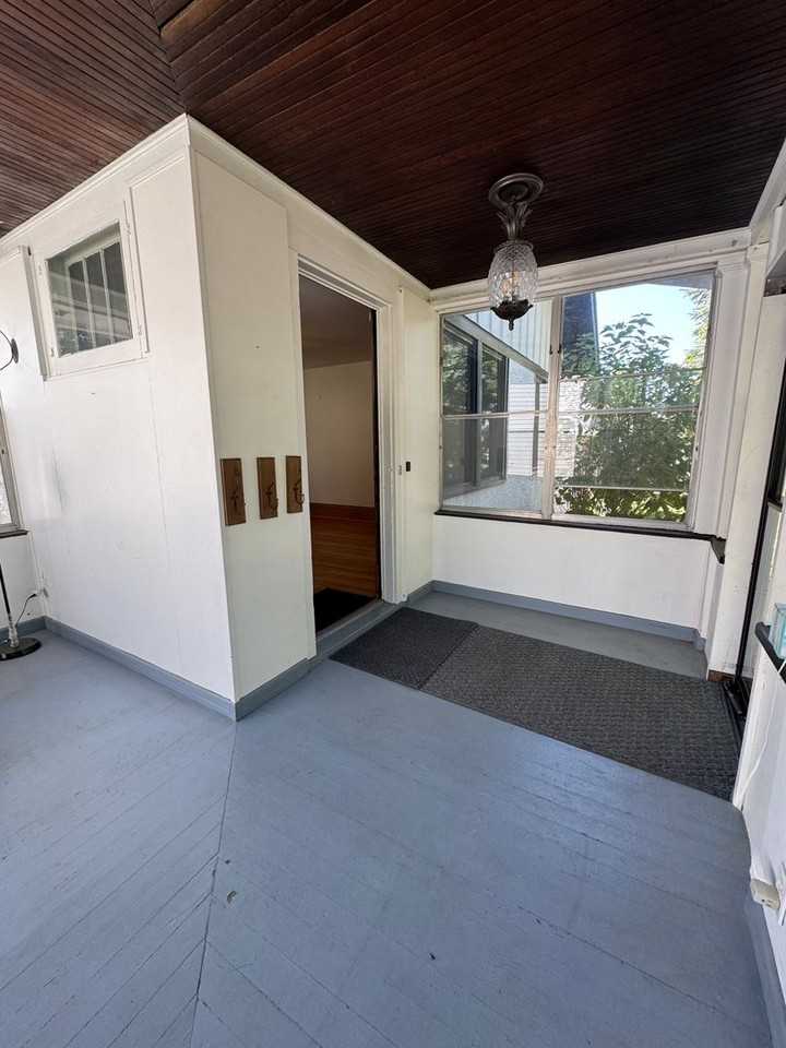 2096 Randolph Ave - Photo 4 of 40