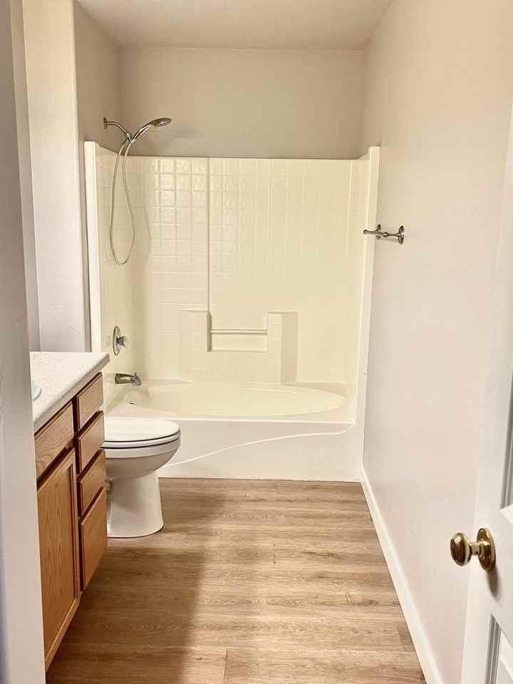 101 N Shore Dr - Photo 5 of 12