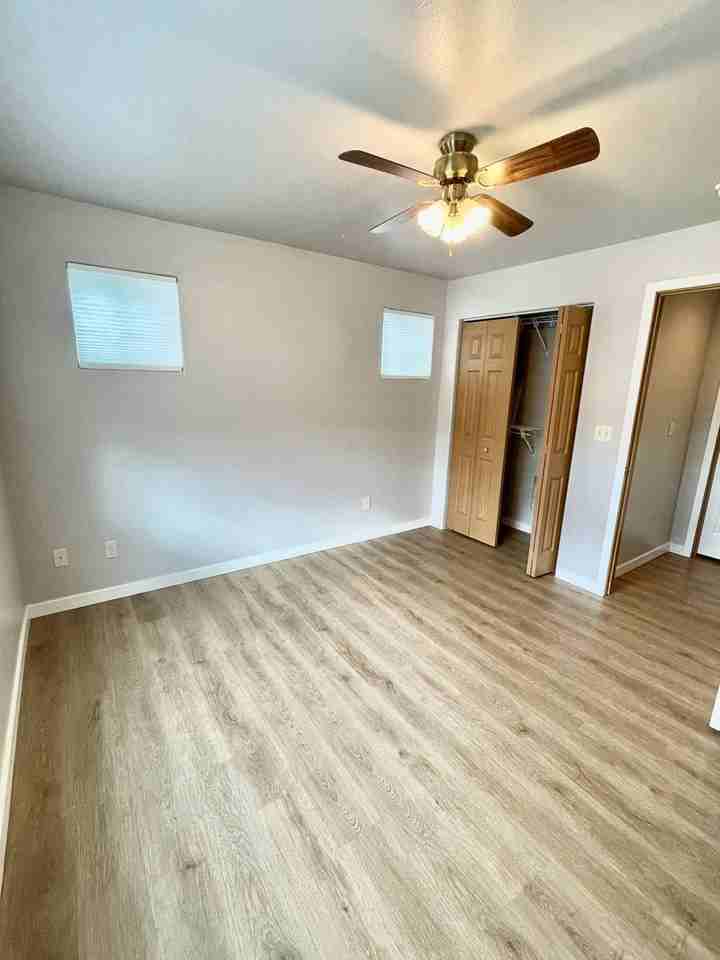 101 N Shore Dr - Photo 6 of 12