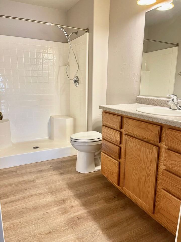 101 N Shore Dr - Photo 7 of 12