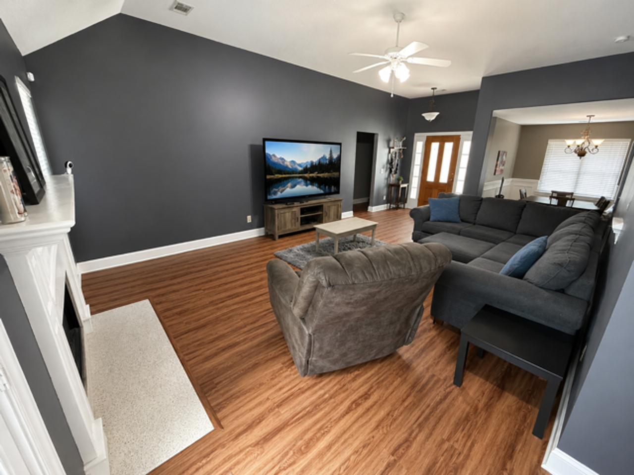 901 Laurel Hill Cir - Photo 2 of 14