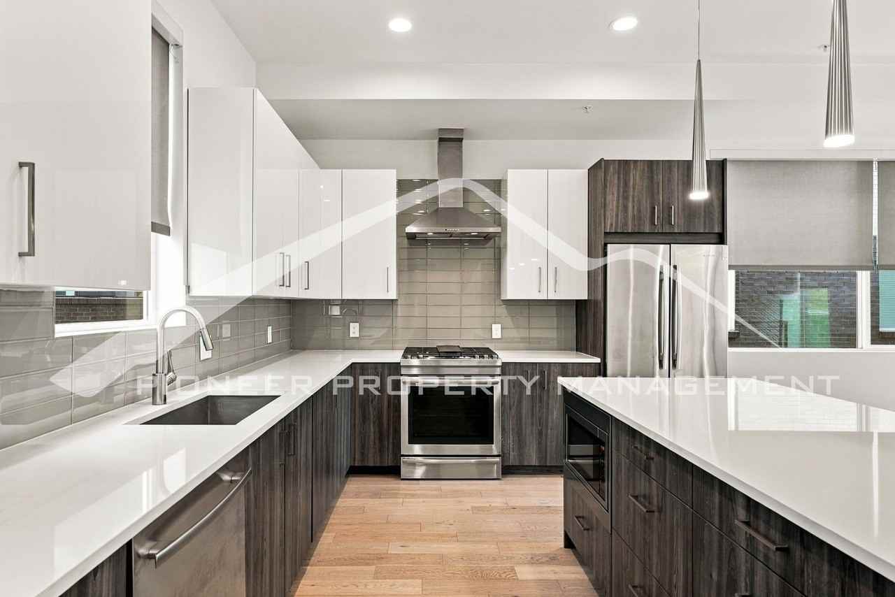 1628 Irving St #1 - Photo 6 of 30