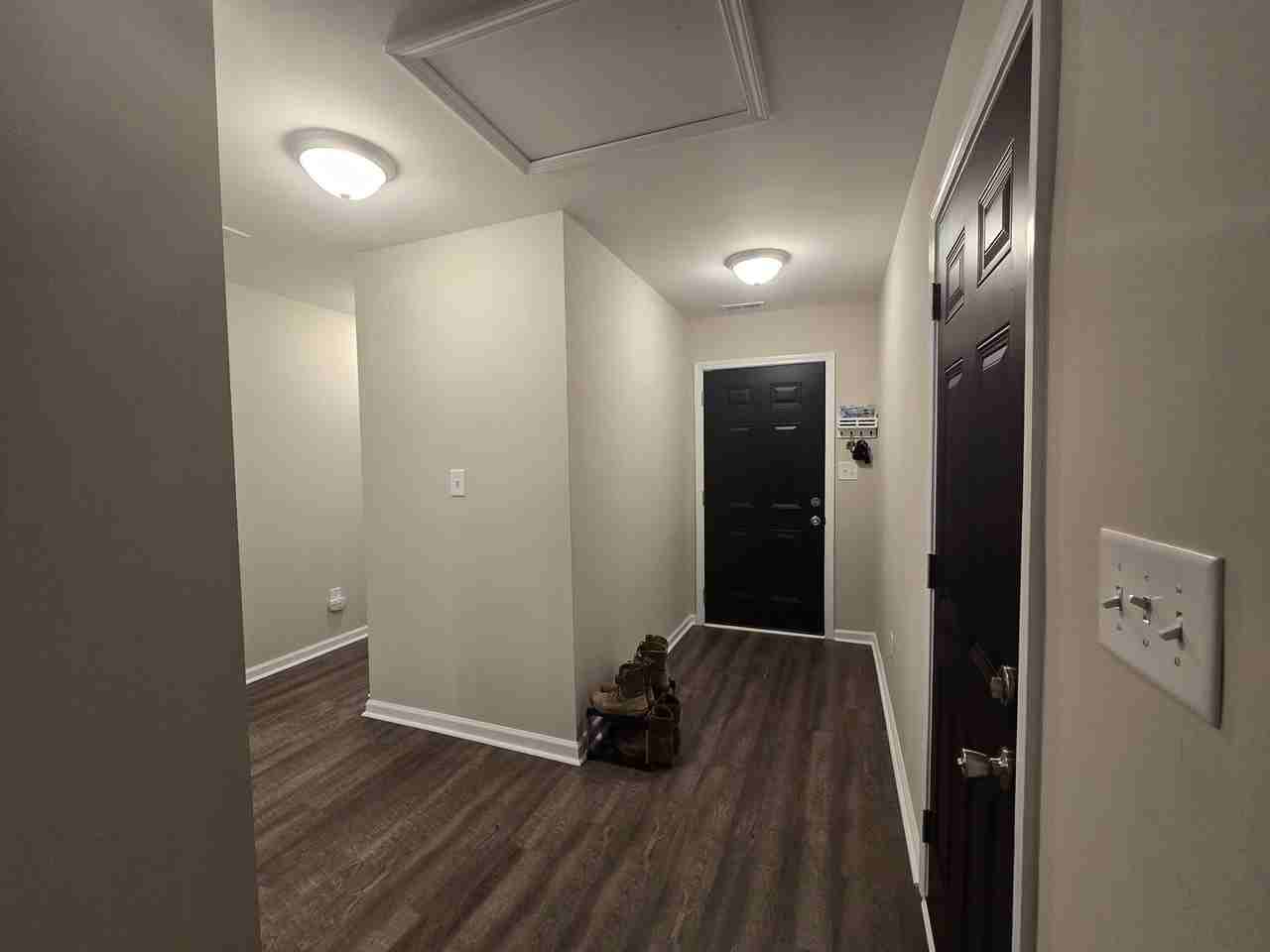 1910 Corrinna St - Photo 2 of 16