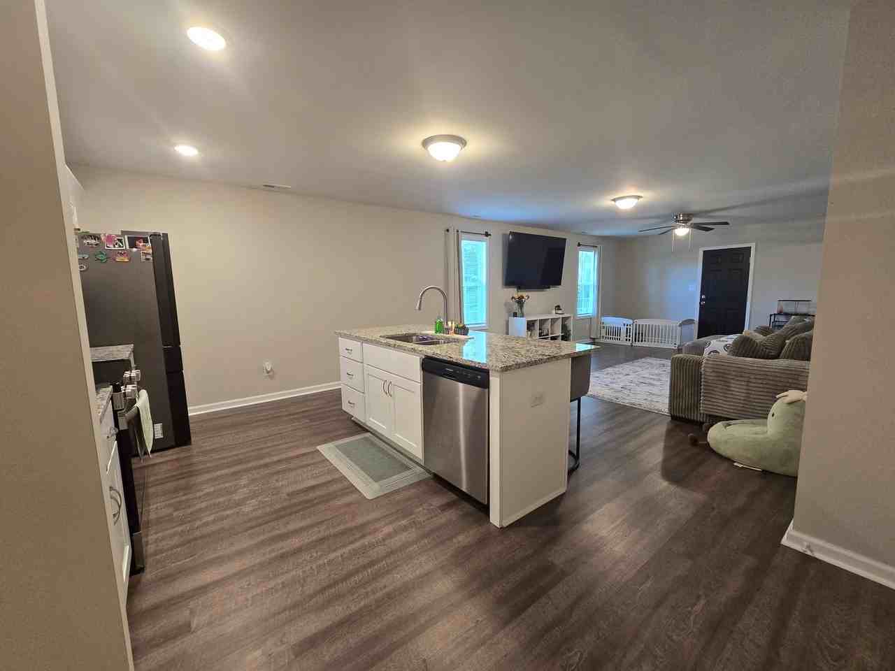1910 Corrinna St - Photo 6 of 16