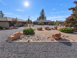 featured image of 6377 Oak Way