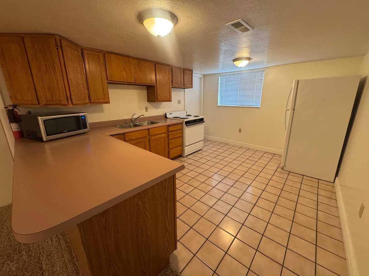 2904 S Imperial St - Photo 3 of 7