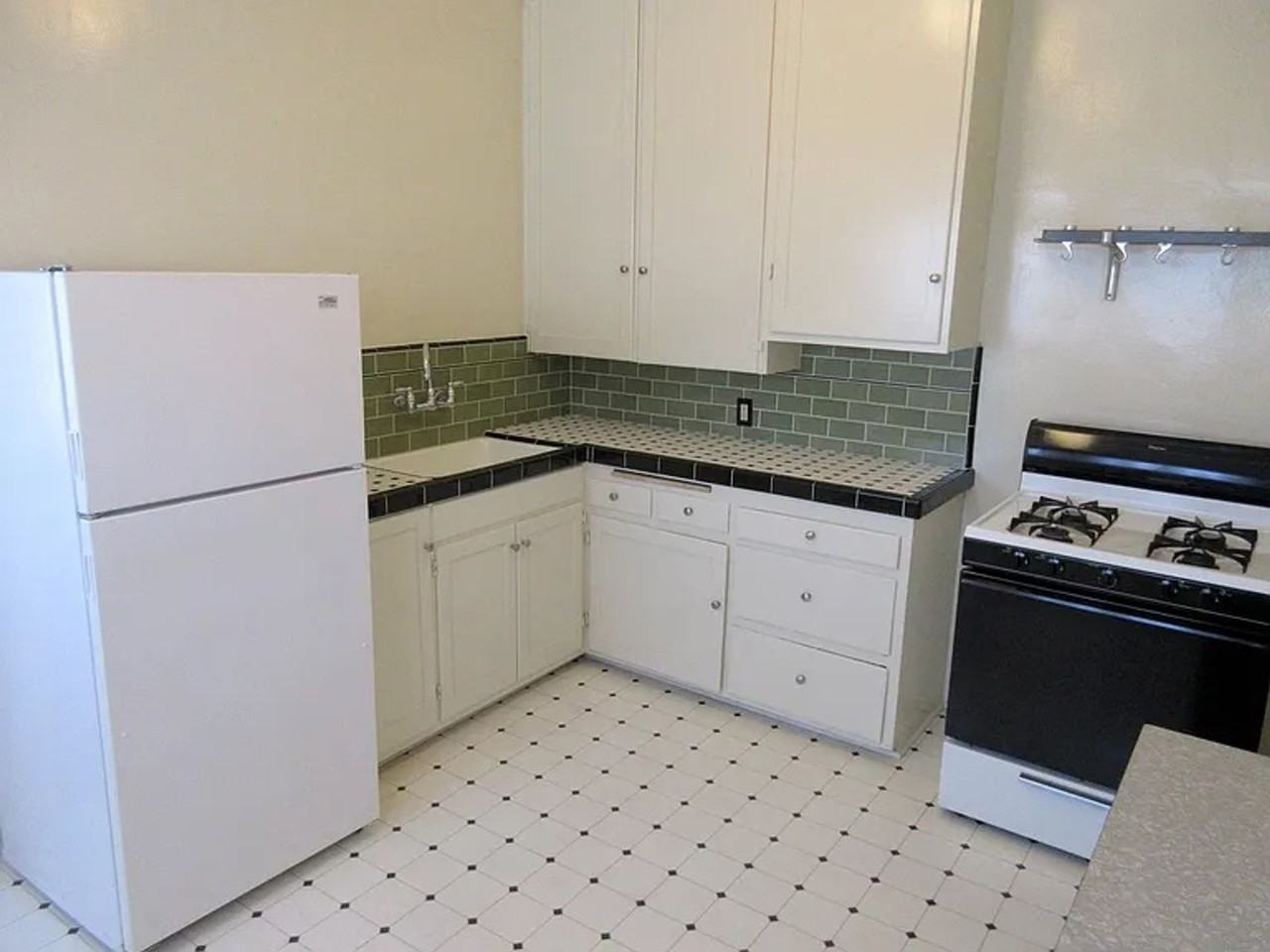 6022 W. 8th St - Photo 5 of 39