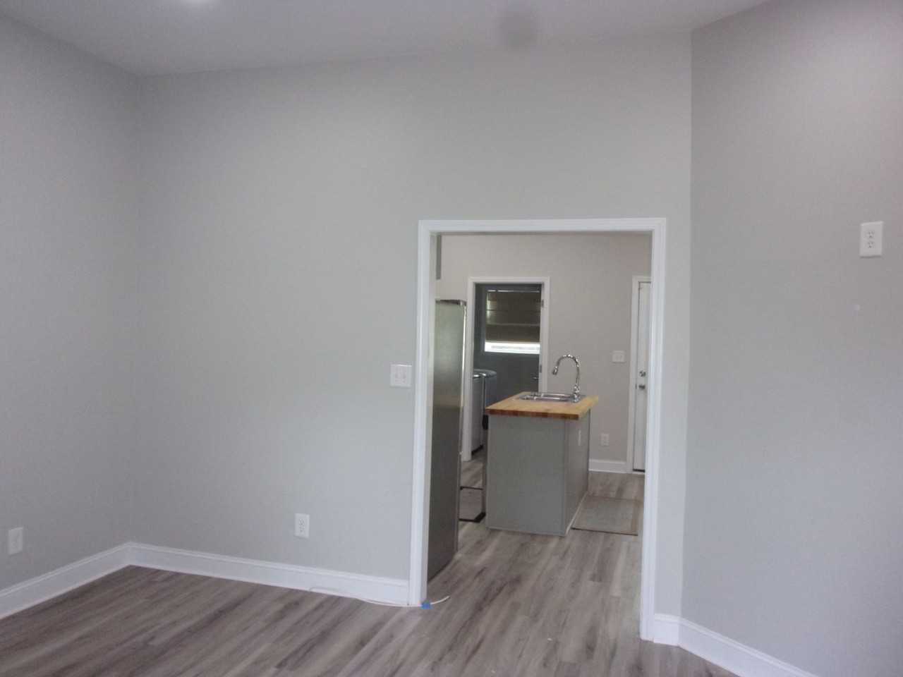 87 Arcadia St - Photo 4 of 18