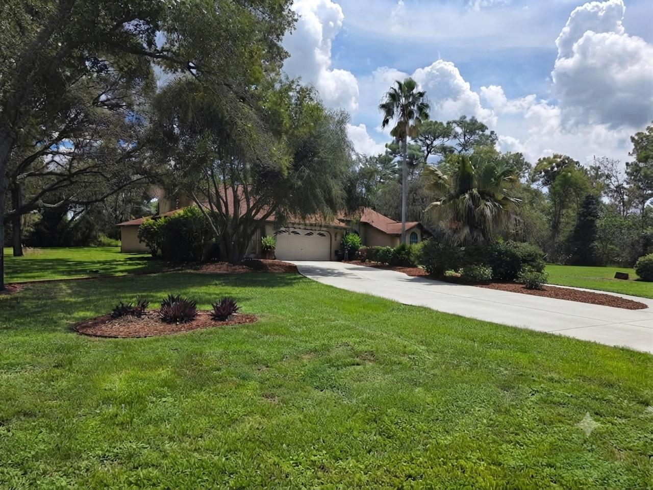 10300 Woodland Waters Blvd - Photo 2 of 36