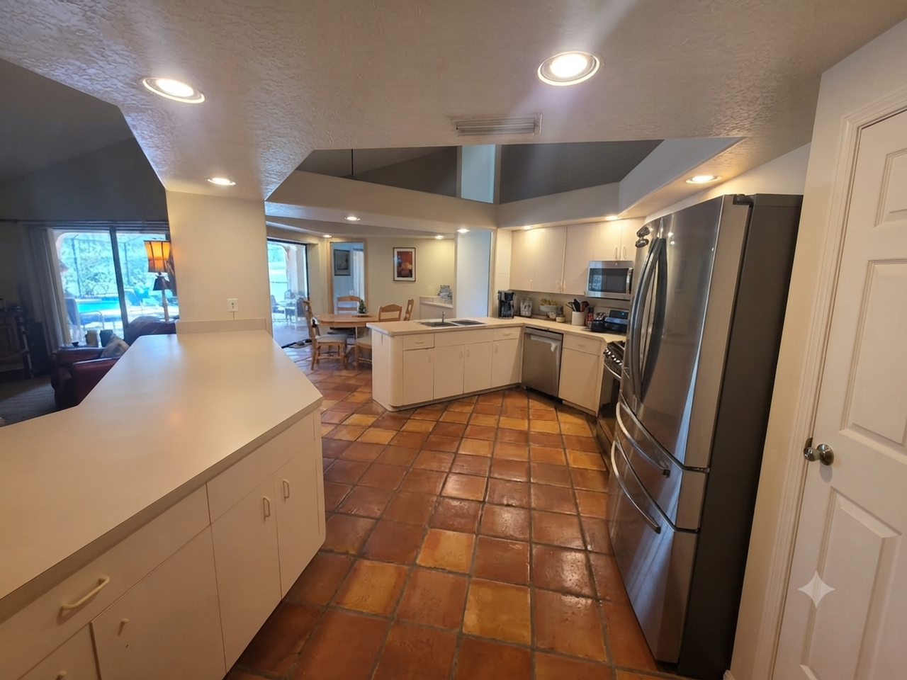 10300 Woodland Waters Blvd - Photo 5 of 36