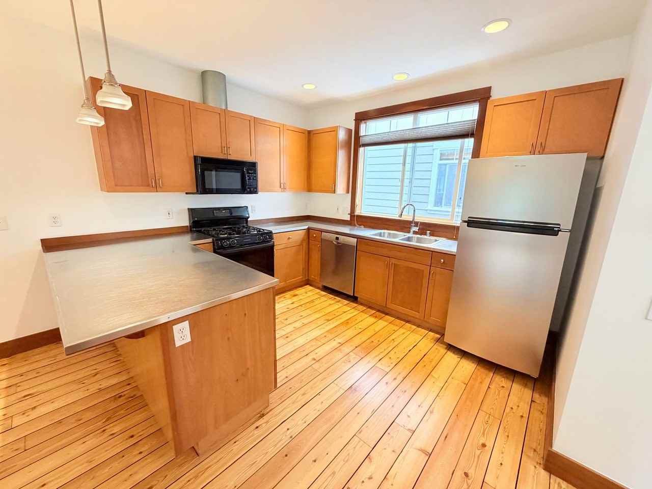 2823 S Charles St - Photo 3 of 21