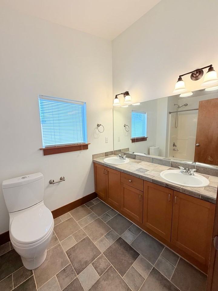 2823 S Charles St - Photo 7 of 21