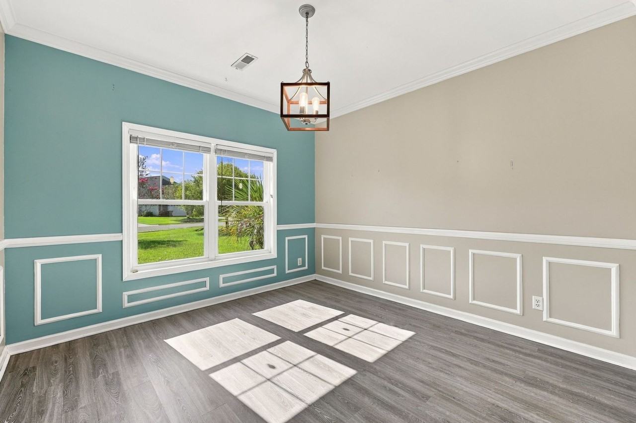 257 Silver Creek Loop - Photo 4 of 35
